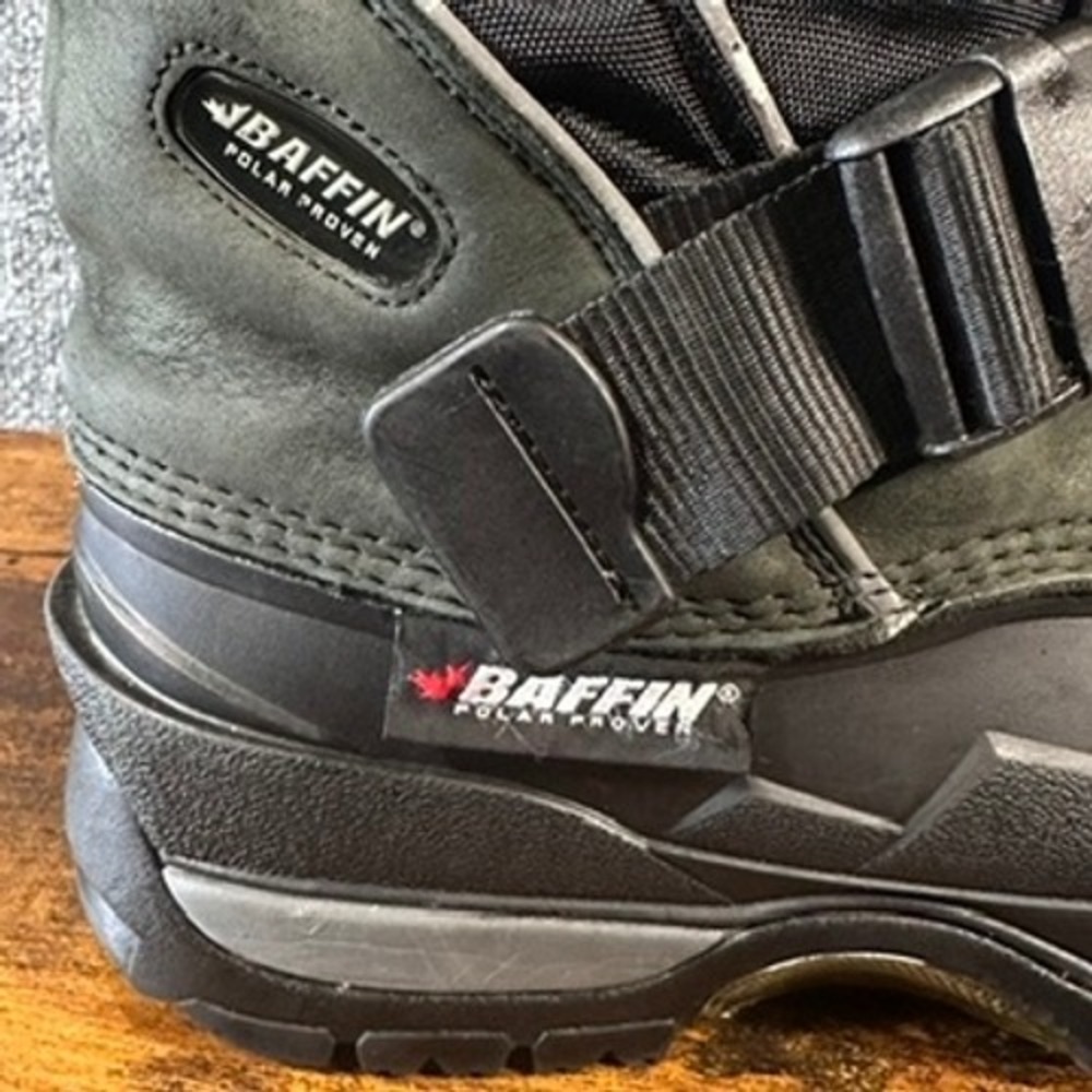 Baffin Impact Snow Boots Mens 10 Insulated Waterproof Buckle Arctic Rugged Ice